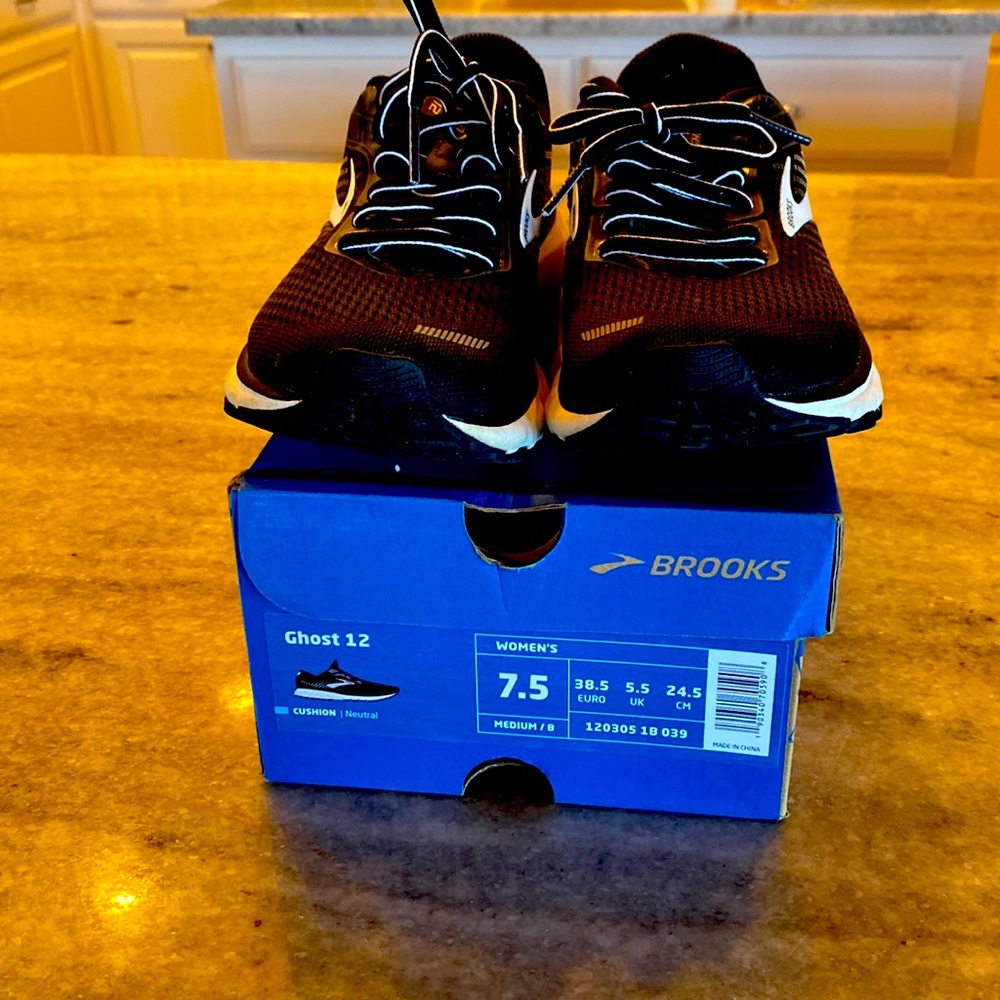 Brooks Ghost 12 running shoes 7.5